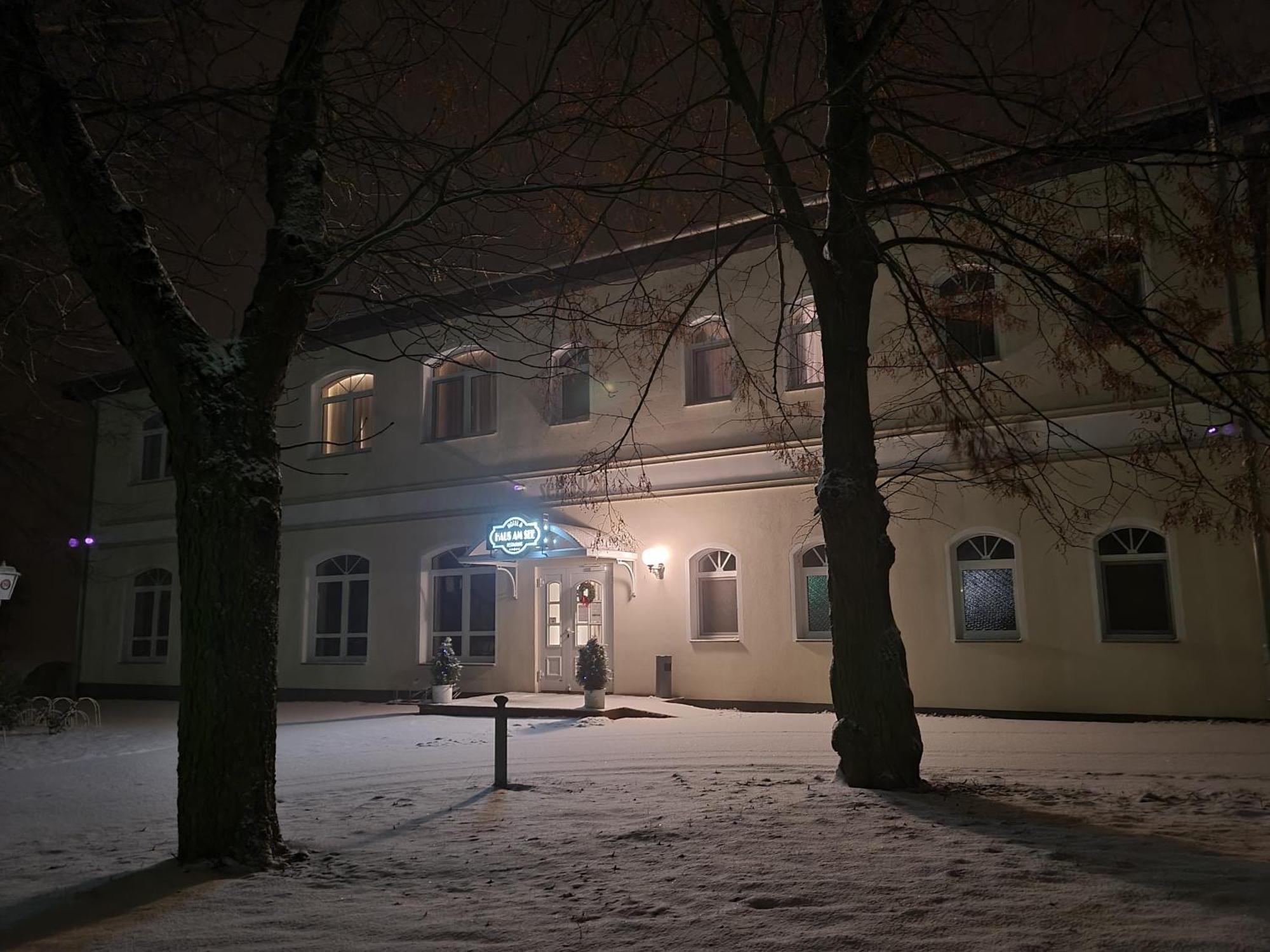 Hotel & Restaurant Haus Am See Locknitz Exterior foto