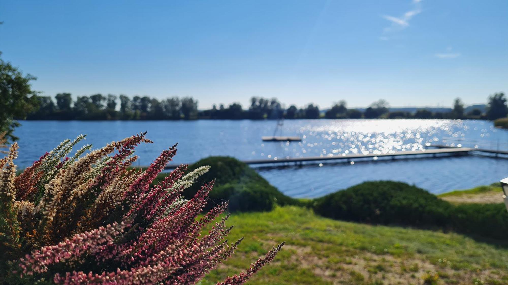 Hotel & Restaurant Haus Am See Locknitz Exterior foto