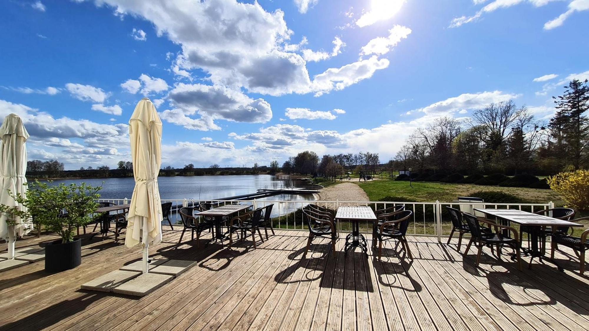 Hotel & Restaurant Haus Am See Locknitz Exterior foto