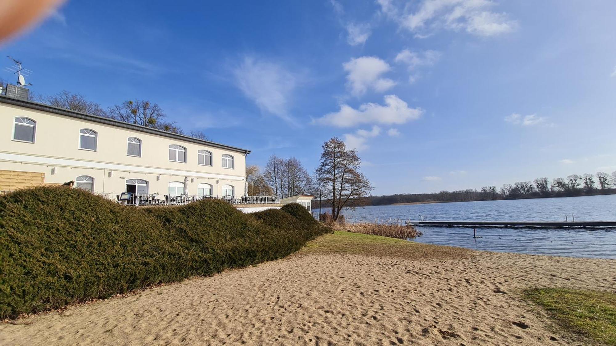 Hotel & Restaurant Haus Am See Locknitz Exterior foto