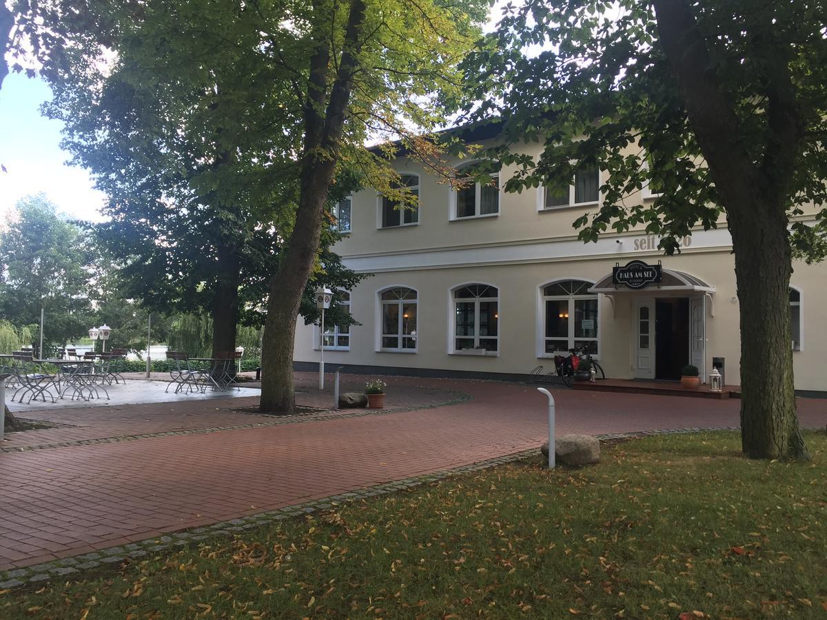 Hotel & Restaurant Haus Am See Locknitz Exterior foto