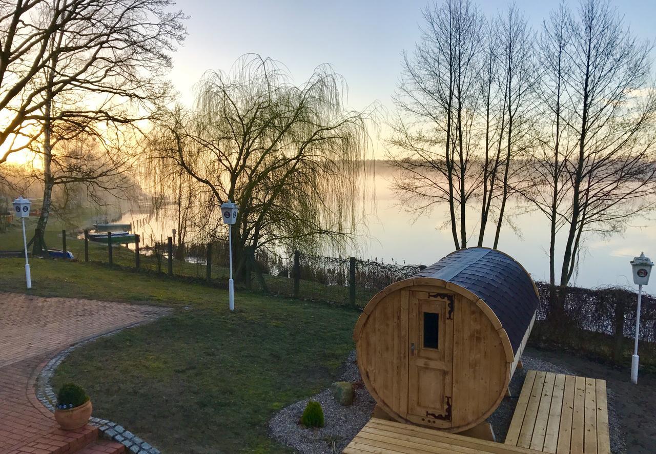 Hotel & Restaurant Haus Am See Locknitz Exterior foto