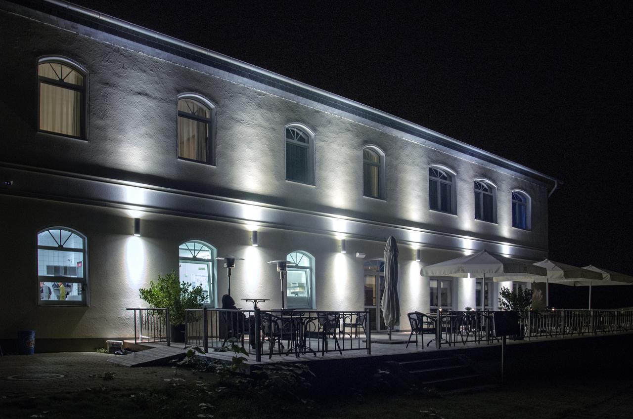 Hotel & Restaurant Haus Am See Locknitz Exterior foto